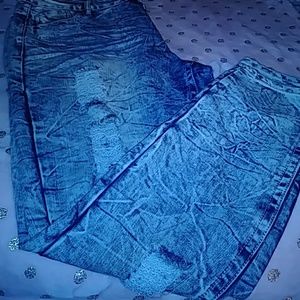 Plus Size Distress Jeans